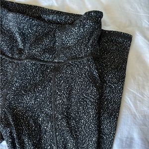 Athleta lightning static 7/8 tight black and white size xs